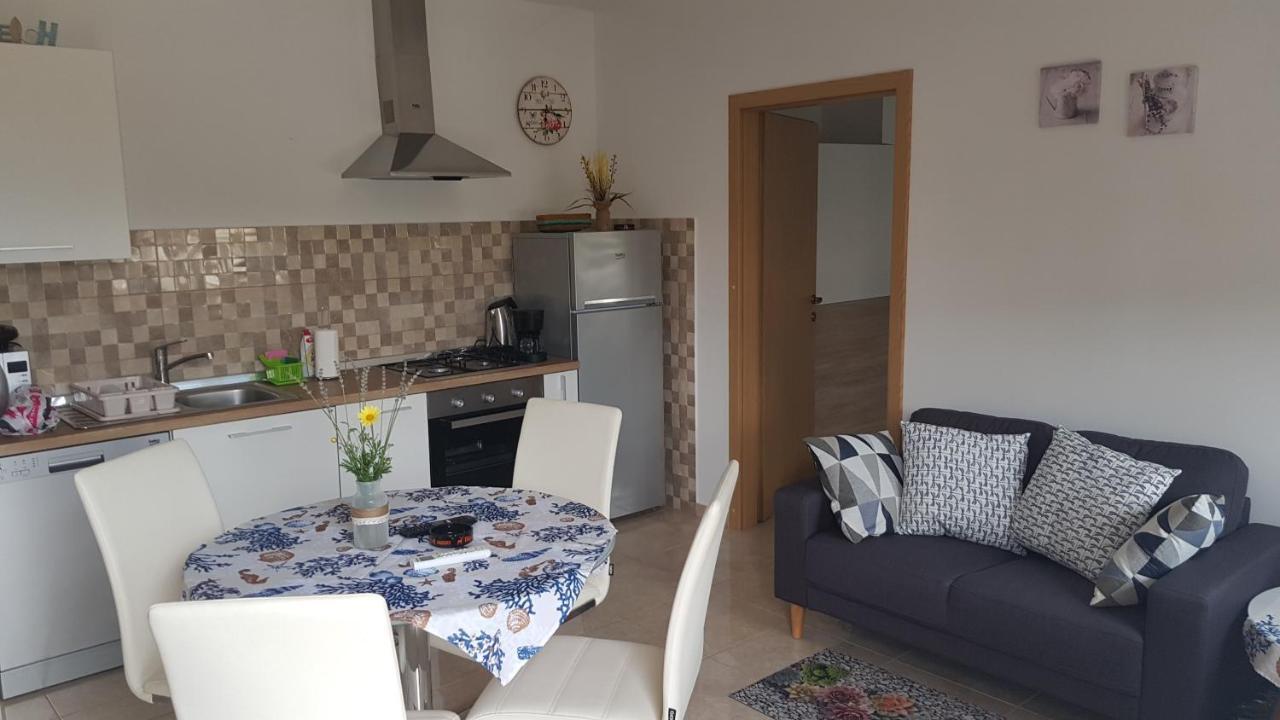 Apartman Luka Баньоле Екстер'єр фото